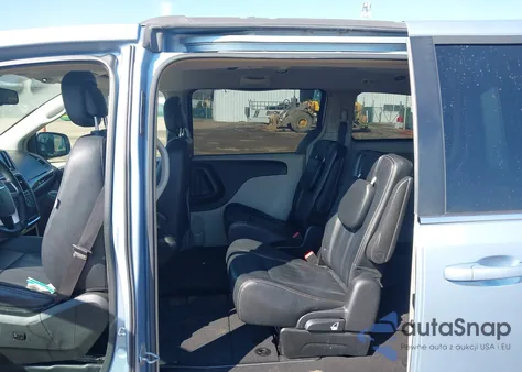 2016 Chrysler Town & Country Touring from USA, damaged, VIN 2C4RC1BG4GR282352